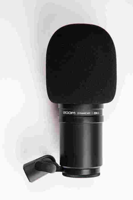 Zoom DM-1PMP Podcast Pack W/Mic, Headphones, Mic Stand, 3m Mic Cable