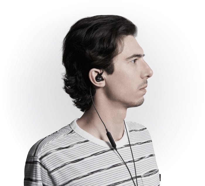 Shure Aonic 5 Sound Isolating Earphones W/ Customizable Frequency Response