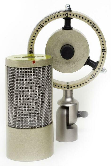 Coles 4050-MONO Mono Ribbon Microphone With Shock Mount