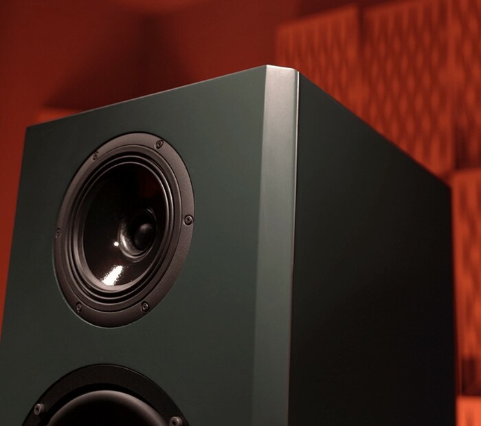 Antelope Audio Atlas i8 3-Way Isobaric Active Monitor